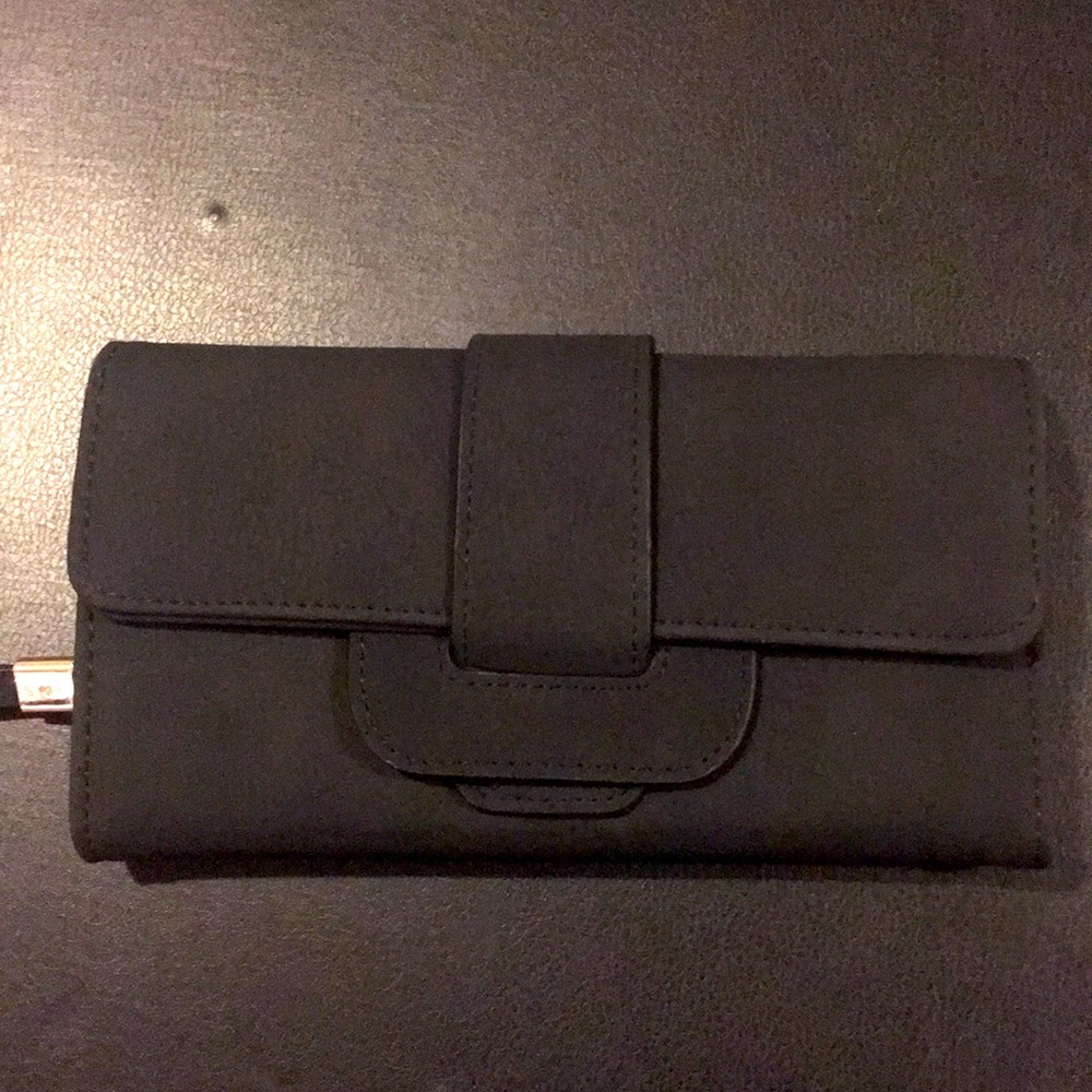 Brand new in package Claire Wallet